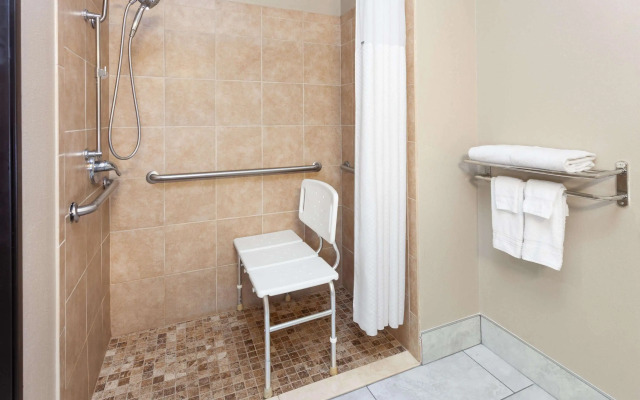 AmericInn by Wyndham Hudson