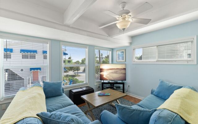 Sunset Beach House by Vtrips