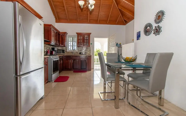 Runaway Bay Gem in Runaway Bay