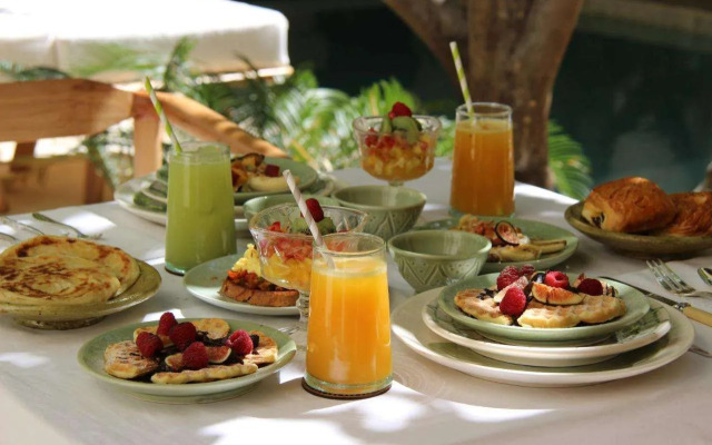 Riad Emberiza Sahari