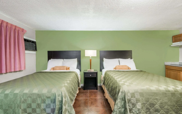 Executive Inn and Kitchenette Suites