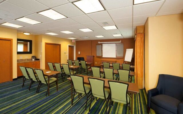 Fairfield Inn & Suites Brunswick Freeport