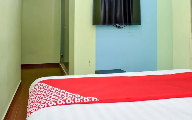 OYO 297 Elmark Hotel