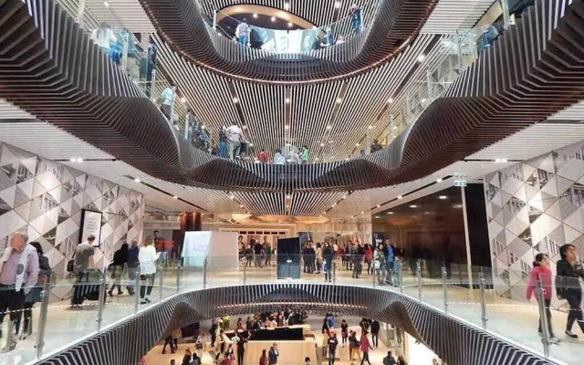 Cozy & Central 2BR Stay, Near Cbd, Free Parking