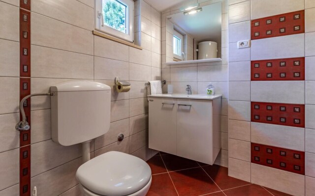 Nice Home in Banjole With Wifi and 1 Bedrooms