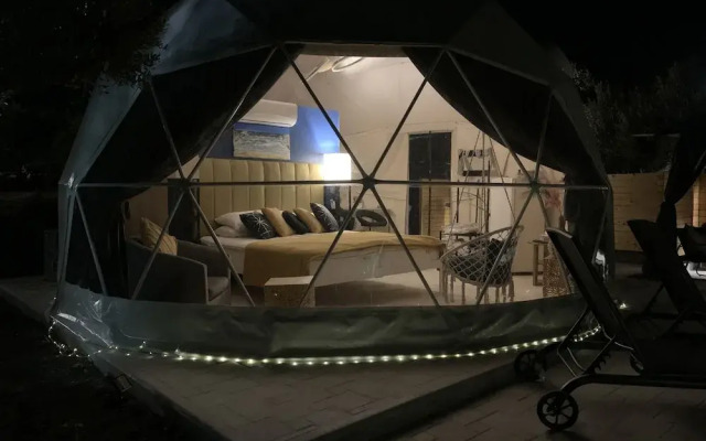 Gorgeous Geodesic Dome Next to Kopria Beach
