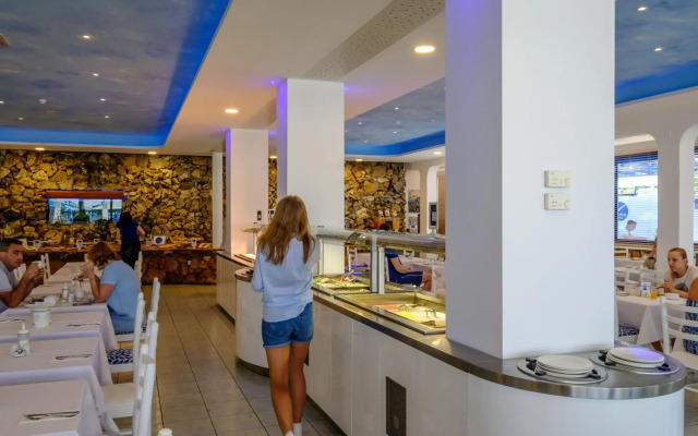 Anonymous Beach Hotel - Adults Only
