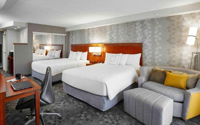 Courtyard by Marriott Toronto Brampton
