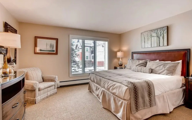 Ski In, Ski Out Studio Condo in the Heart of Lionshead Village with Hot Tubs and Pool