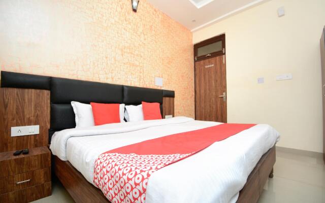 OYO 30743 Hotel Himalayan