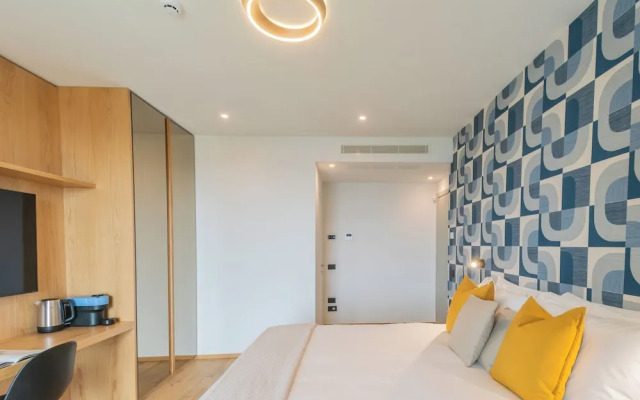 Pureview Luxury Suites, with breakfast & pool
