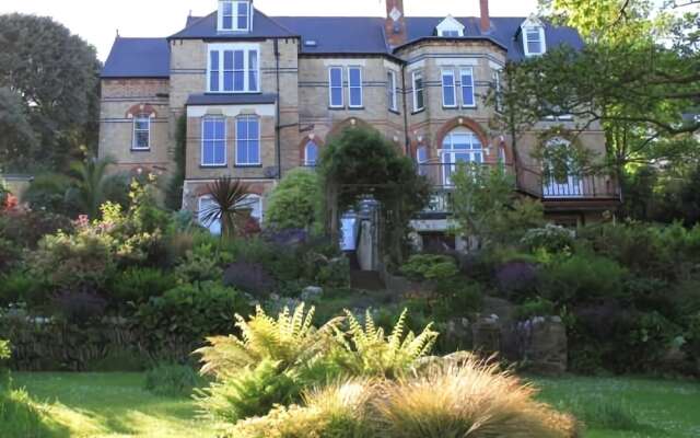 The Woodlands Hotel - Guest house