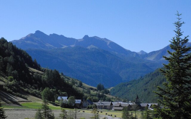 Apartment With 2 Bedrooms in Arvieux, With Wonderful Mountain View, En