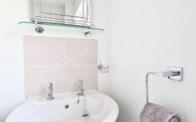 Sublime Stays Burton-on-trent 3-bed House