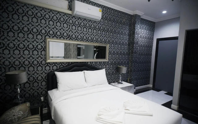 Golden Star Pattaya