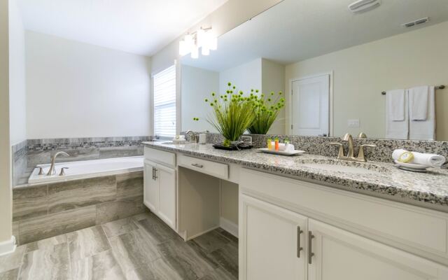 Beautiful Home W/private Pool & Spa, Near Wdw!