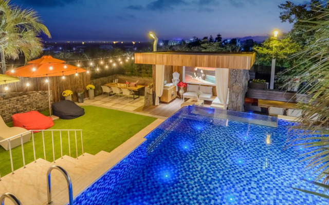 Bayhill Pool & Villa