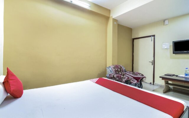 Hotel Holiday Inn By OYO Rooms