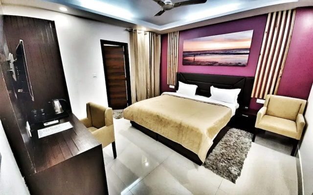 Hotel Aerocity Purple Orchid