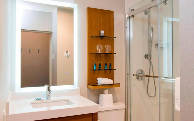 Sonesta Hotel Grand Rapids Airport