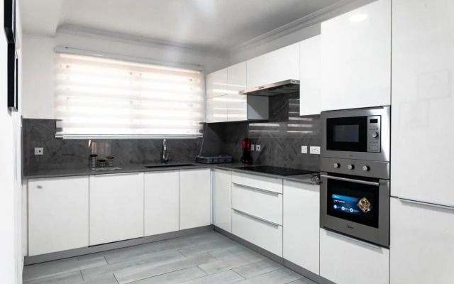 Luxurious Executive Room Available