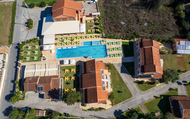Yiannis Village