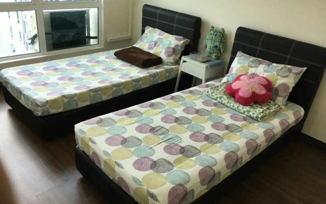 Sandakan Spacious and Comfortable Pool View Condo
