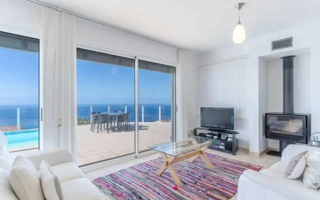 Villa Eldomar 61 in Estreito da Calheta