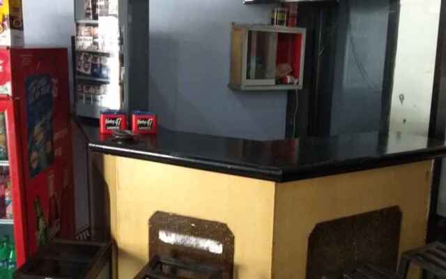 Hotel O Homestay 47 Latanete Near Living Plaza