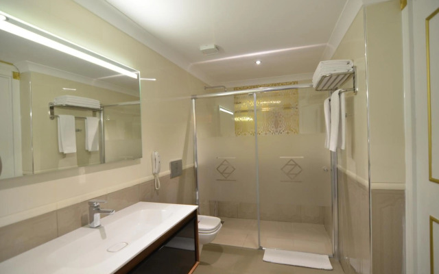 Azka Hotel