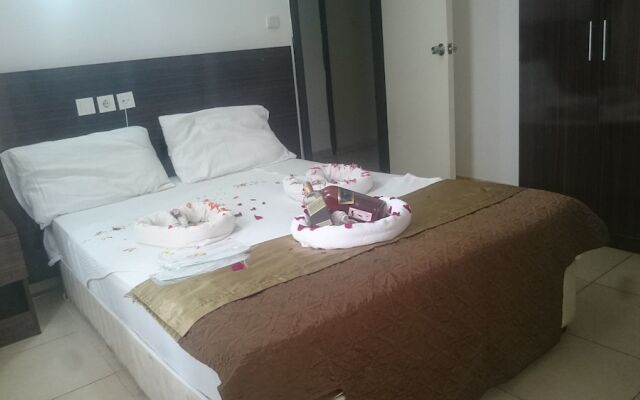 Lara Palace Hotel