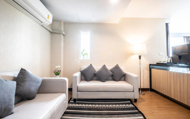 Sinsuvarn Airport Suite