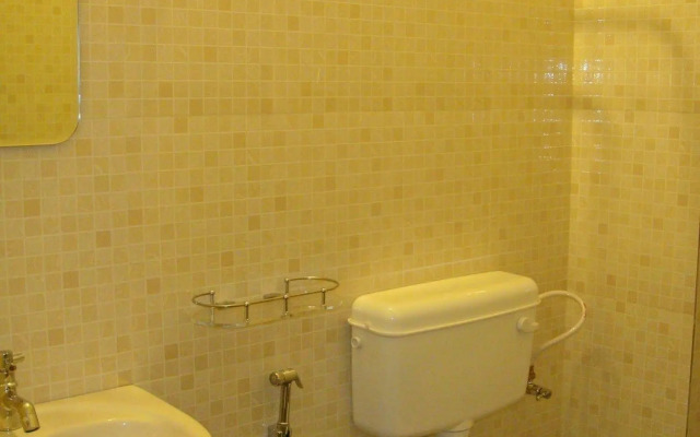 Palm Grove Service Villa