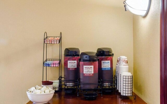 Comfort Inn & Suites Fall River