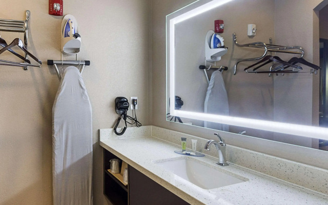 Econo Lodge Inn & Suites Houston NW - CY - Fair