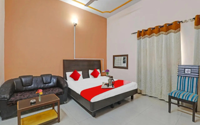 OYO Flagship 70321 Hotel Ranjit