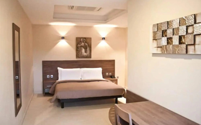Axis Suites Hotel