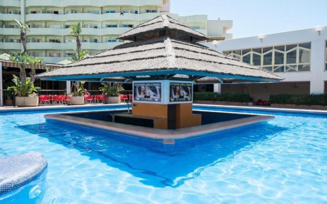 The Kingfisher Apartments at Benal Beach