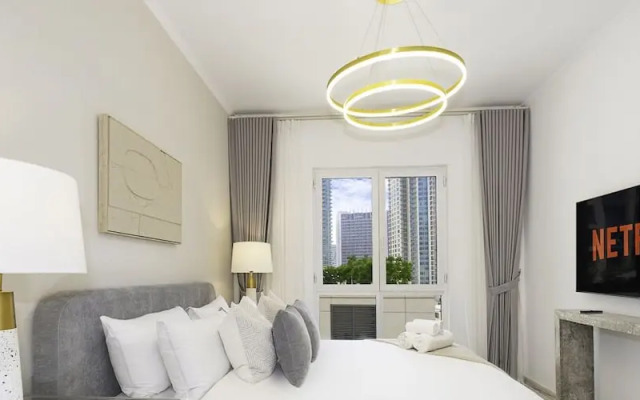 LUX  Modern Residence across Dubai Mall