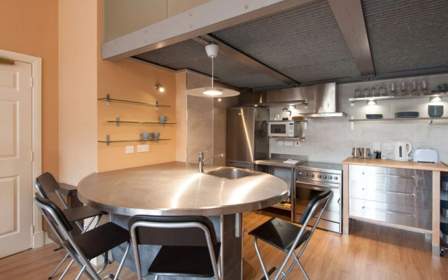 Royal Mile Mansions Apartment