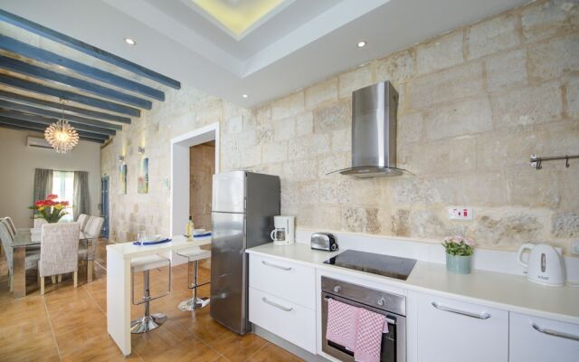 Waterfront Valletta House-tritoni hotels