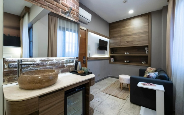 The Pera Hotel