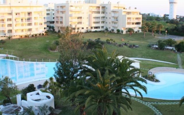 Apartment with Pool View IN Vila Marachique