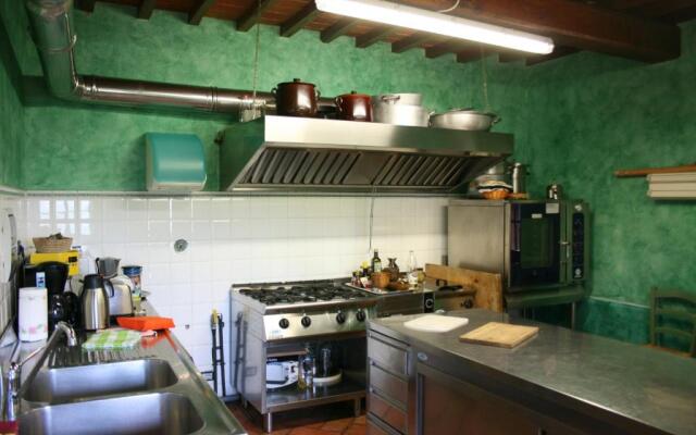 Wonderful private villa for 16 people with WIFI, private pool, TV and parking