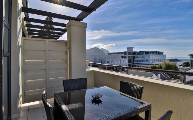 Whale Coast All-Suite-Hotel