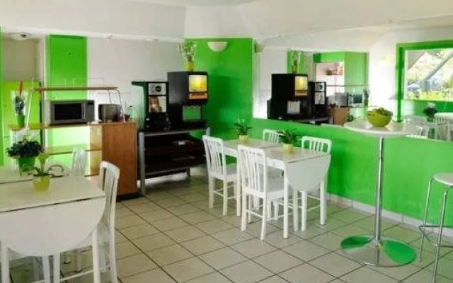 Lemon Hotel - Mery sur Oise/Cergy