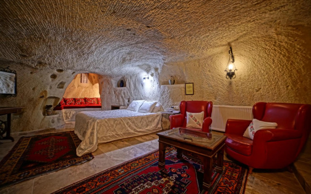 Jerveni Cave Hotel
