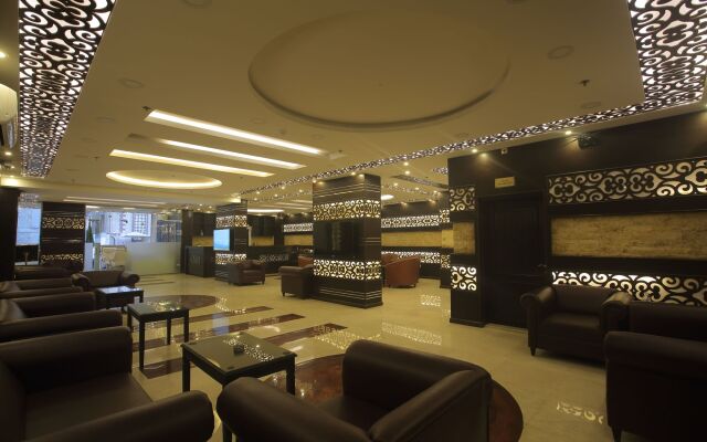 City Center Plaza Aparthotel