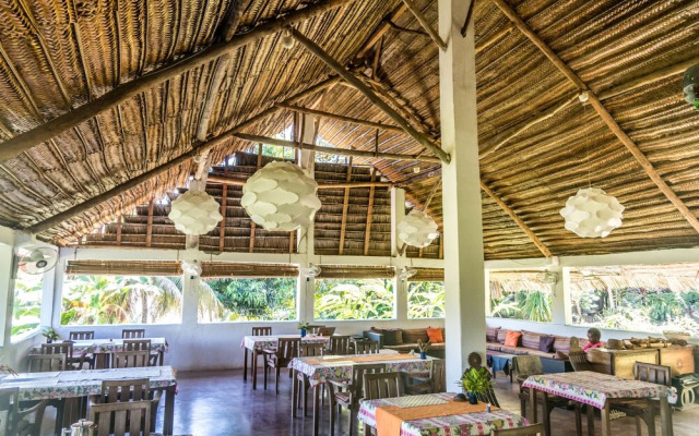 Moheli Laka Lodge