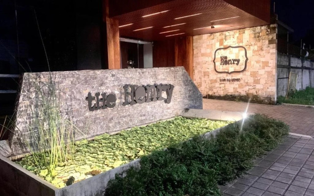 The Henry Hotel Roost Bacolod